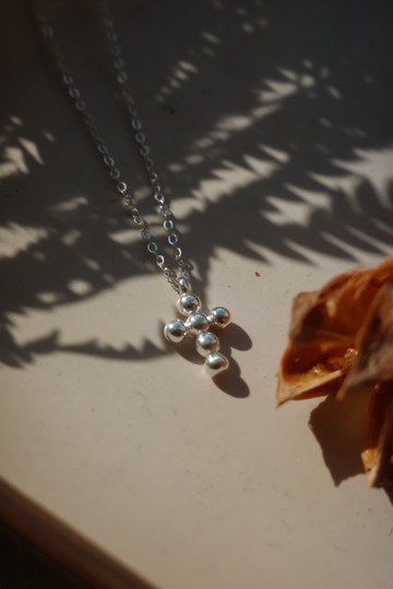 球球十字架項鍊