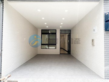 仁武中正商圈｜六大房雙主臥｜全屋翻新增建四樓透天｜高雄市仁武區文興五巷
