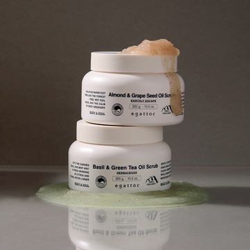 Egattoc Oil Scrub 300g (Basil & Green Tea / Almond & Grape Seed)