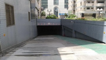 亞灣｜家樂福旁【光華國宅】大三房｜高雄市前鎮區天山路