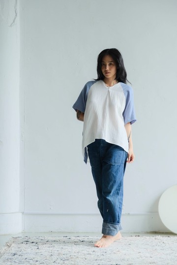 弧形下擺拼接上衣 / 雙層紗 天藍