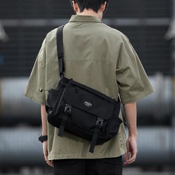 斜挎包男潮牌大學生上課書包大容量挎包斜肩包男生單肩背包郵差包