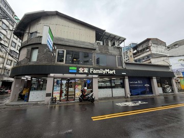 【永慶阿曜】898萬！板橋溪崑黃金三樓，等你來設計｜新北市板橋區溪崑二街