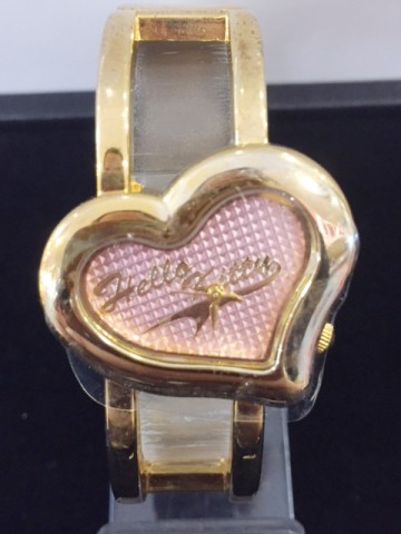 【震撼精品百貨】Hello Kitty 凱蒂貓-手錶-愛心錶面-金色【共1款】