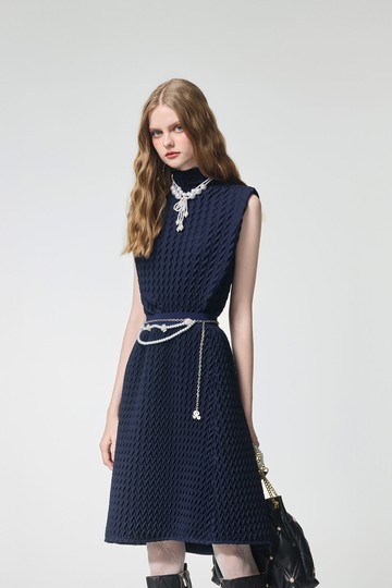 濃厚靛藍立體壓摺上衣