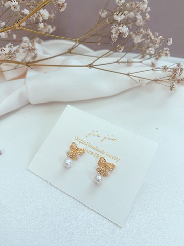 簍空蝴蝶結珍珠耳環