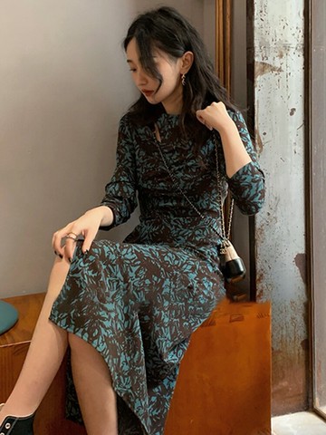 港風復古氣質碎花連衣裙修身洋氣開叉長裙女溫柔風輕熟長裙早秋