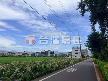 羅東便宜雙面路農地-鄰羅動、竹林北成商圈，生活讚｜宜蘭縣羅東鎮仁愛一段