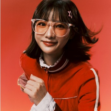 KlassiC. x DAN DA DAN 摺疊墨鏡（小桃）膽大黨聯名款多功能摺疊墨鏡，輕巧摺疊方便收納攜帶