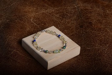 【神山晶礦】鈦金葡萄手鍊 /鈦金/葡萄/綠碧璽/青金石/橄欖石