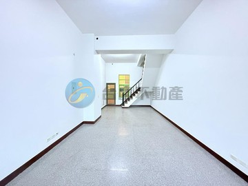 武廟商圈燙金路段『吃市』店面｜高雄市苓雅區建民路