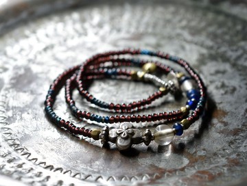 古印度喜馬偕爾銀飾、納迦族霧面珠、波希米亞風珠、酒紅色、藍色、靛藍色串珠項鍊