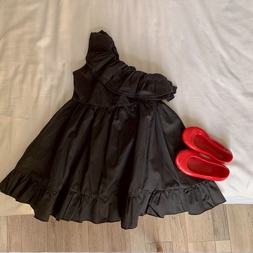 mori🎀mori女童黑色法式斜肩連衣裙寶寶甜美公主風小禮服夏季薄款兒童公主裙