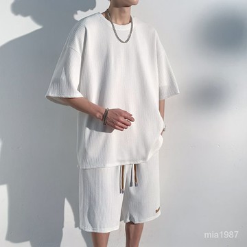 【精品男裝】2023夏季簡約套裝男士冰絲短袖T恤短褲一套ins大碼休閒運動兩件套 99ZU