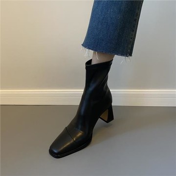 SIXWOO  黑色法式高跟瘦瘦靴女粗跟彈力靴秋冬季軟皮復古方頭短靴