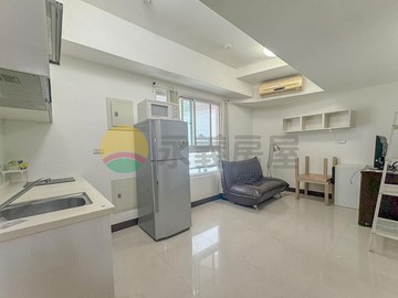 亞灣區三多商圈捷運稀有溫馨屋｜高雄市前鎮區中山二路