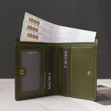 E7TH. 溫情扣式對摺真皮短夾(075270cd)-綠