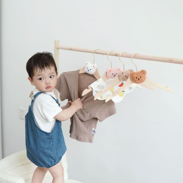 Ins北歐風新款卡通熊兒童實木衣架 寶寶晾衣架收納架防滑金屬掛鉤