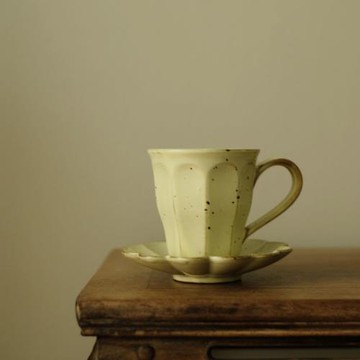 景德鎮粗陶汝釉粉色黃色少女風帶花瓣托陶瓷咖啡杯帶托杯子180ML