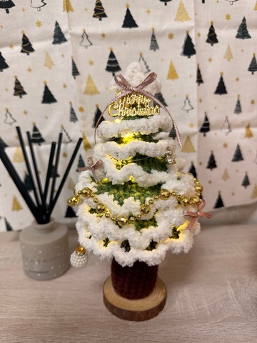 手作勾織聖誕樹