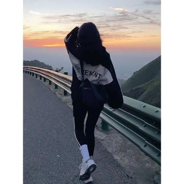 字母連帽夾棉外套女2025年春秋新款寬松夾克工裝沖鋒衣加厚棒球服