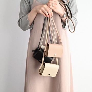 【早鳥優惠10% OFF】 迷你斜背包 【 縮皺皮革 】 什麼都裝不下包 包包 皮革 禮物 HS74K