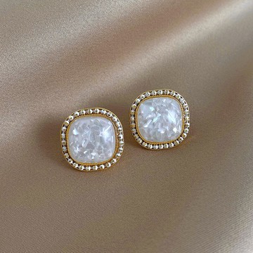 高級感珍珠母貝耳環女年新款潮輕奢小巧精致耳釘氣質網紅耳飾