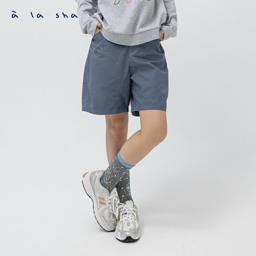 a la sha 圈圈繡花立體剪接短褲