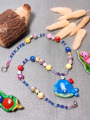 悠游鯨魚 手作黏土項鍊 陶土 手繪捏製 鋼絲線不銹鋼釦 串珠