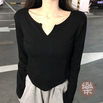 設計感小衆開叉純欲風上衣女秋季2026年新款修身短版長袖T恤打底 秋季長袖T恤 韓版長袖 寬鬆長袖 韓係長袖【樂購】