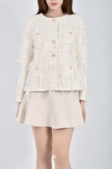 (M) miurico質感設計感排扣白色外套