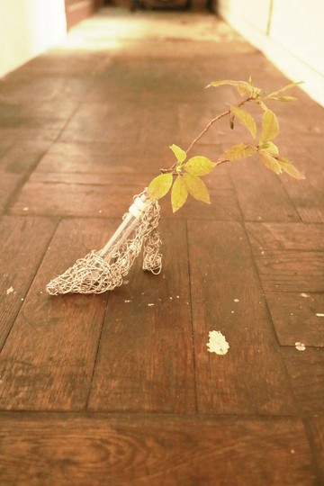 Baum 金屬絲花瓶高跟鞋