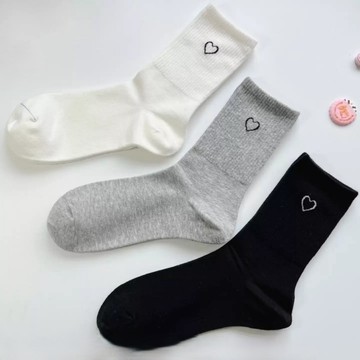🌟現貨24H出🌟百搭韓系小愛心中筒襪 愛心襪 中筒襪 女生襪子 韓系襪子 日系襪子 棉襪 學生襪 百搭襪 刺繡襪 可愛襪