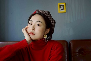 手作-古董鈕扣改制-優雅白邊金色編織鈕扣耳環單只