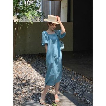 冷淡風高級感赫本連衣裙森女2025年夏季新款泡泡袖方領藍色茶歇裙