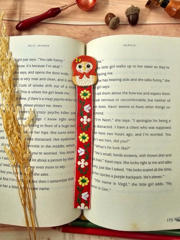 貓頭鷹刺繡書籤-紅頭巾