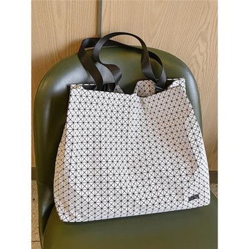 托特包硅膠2025新款男女大容量購物袋幾何菱格包女士單肩手提包潮