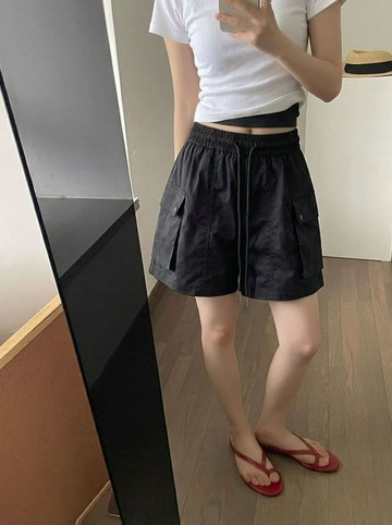 【missy shop】夏眠氣息鬆緊腰休閒工裝口袋短褲-12651