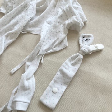 舊衣改造。奶嘴繩/夾/扣。貓咪造型。可加購繡字。需要提供舊衣服