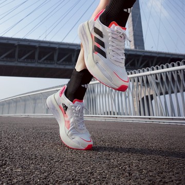 ADIZERO BOSTON 10 跑鞋