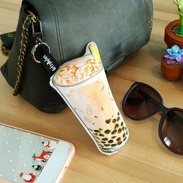珍珠奶茶 Boba Tea 台灣美食插畫雙面仿絲絨吊飾