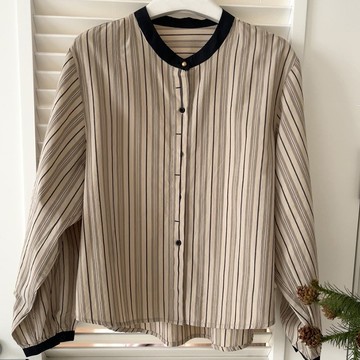 百搭細條紋燈籠袖上衣 襯衫122126C