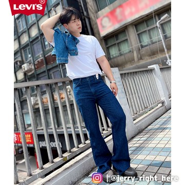 Levis 男款 So High Flare復古高腰加寬靴型牛仔褲 / 中藍基本款 / 寒麻纖維