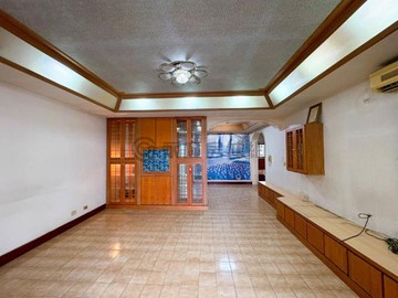 月租平車）文化中心、高師大學區大坪數溫馨陽台公寓｜高雄市苓雅區四維二路