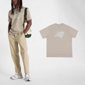New Balance 短袖 Chalk Board Logo 男款 卡其 白 微寬鬆 棉質 短T 棉T NB MT51917ADS