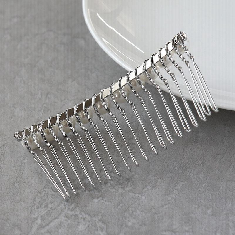 在庫最後♡❤︎ヘアコーム25ビーズとパール付お花コームワイヤーコーム夜会巻き 在庫最後♡❤︎ヘアコーム25ビーズとパール付お花コームワイヤーコーム