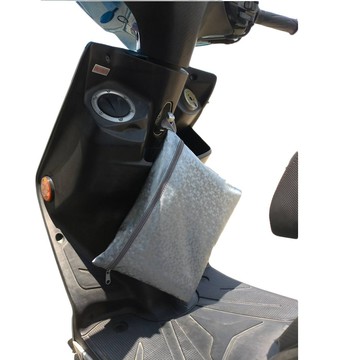 【機車遮陽系列】3D菱格紋機車龍頭罩-銀格紋 防刮 防曬90%以上抗UV(機車罩 龍頭罩 抗UV)