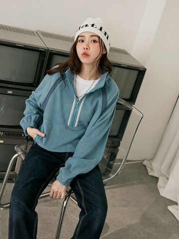 羊羔毛異材質拼接立領拉鍊短版上衣