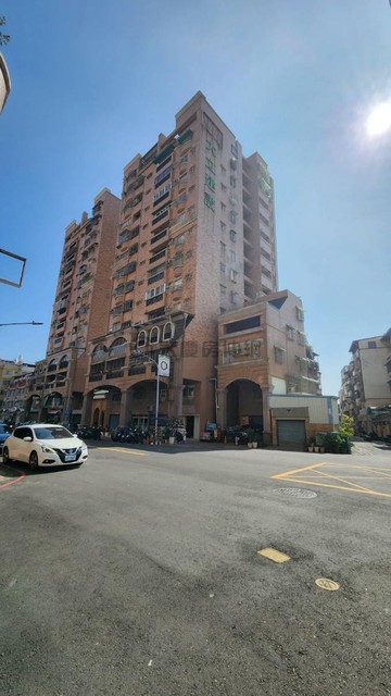 文藻、鼎中商圈維納斯中高樓層景觀4房稀有釋出｜高雄市三民區鼎信街