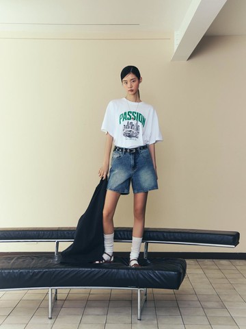 Brush Washed Mid-Thigh Length Short Denim Pants (AR2DP561)